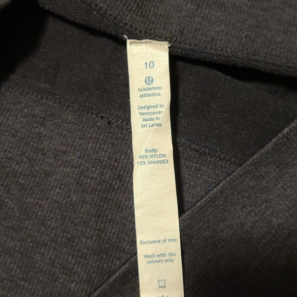 Lululemon In The Flow Crop II in Deep Coal - Picture 8 of 12